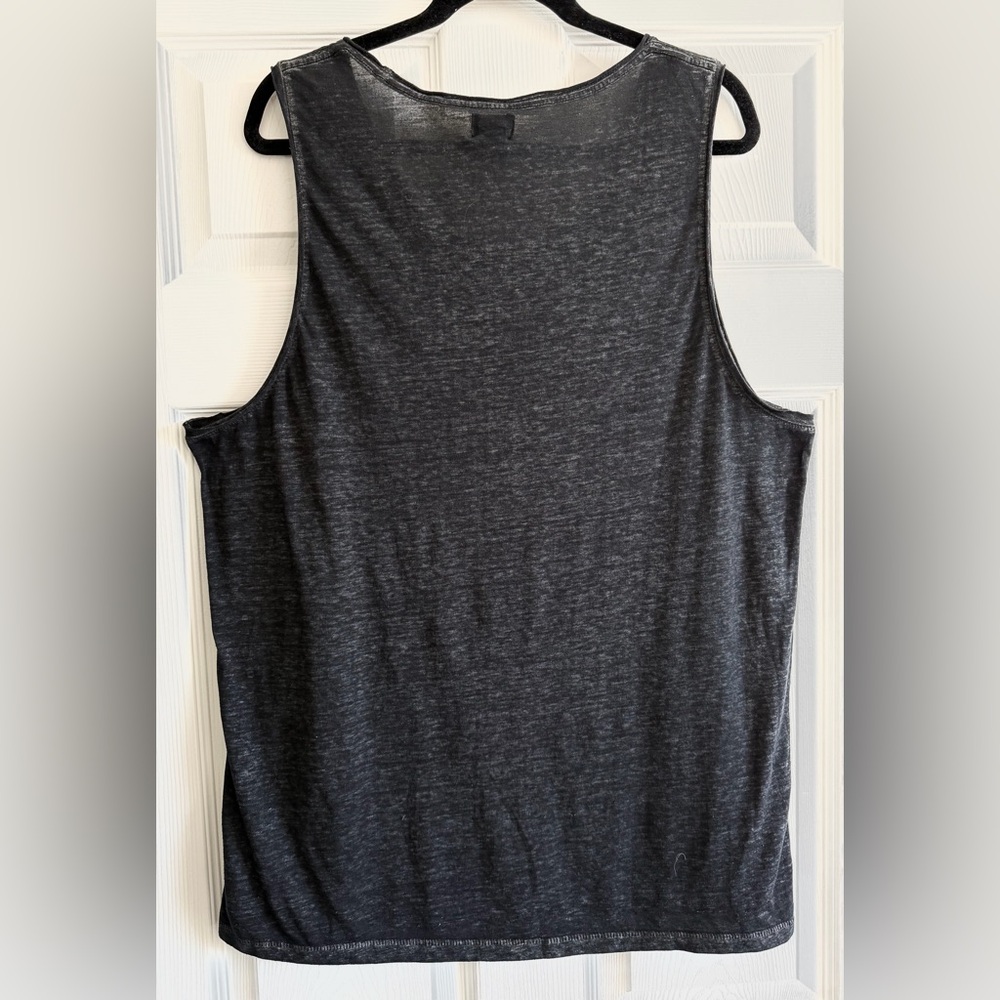 H&M Man’s Charcoal Gray Top - Picture 2 of 3
